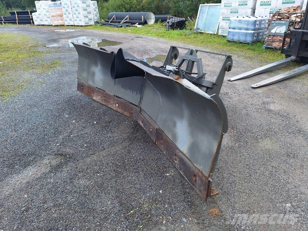  Uni-Vag 240 Snow blades and plows