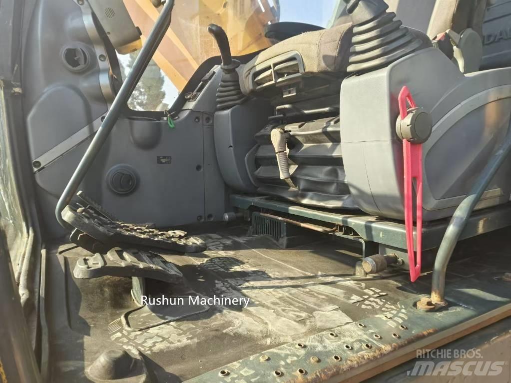 Hyundai 225 Crawler excavators