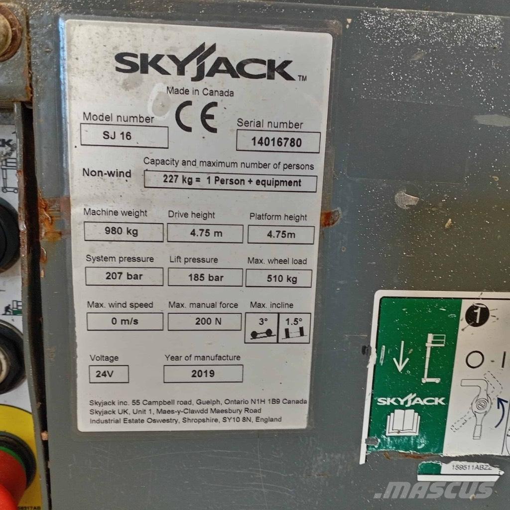 SkyJack SJ 16 Used Personnel lifts and access elevators