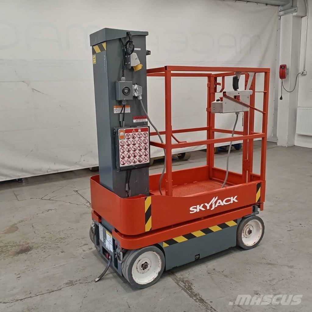 SkyJack SJ 16 Used Personnel lifts and access elevators