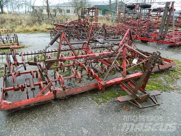 Lilla Harrie 370 Cultivators
