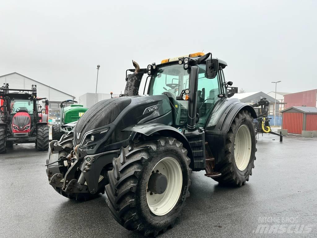 Valtra T 214 D Tractors