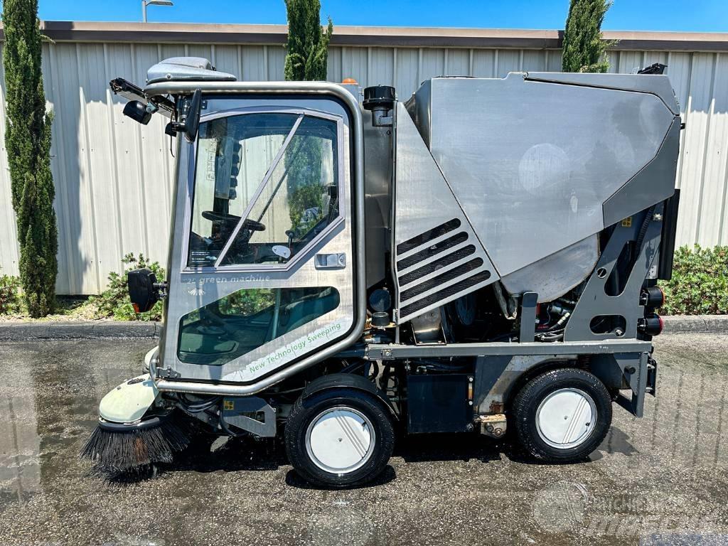Tennant 525 Sweeper trucks