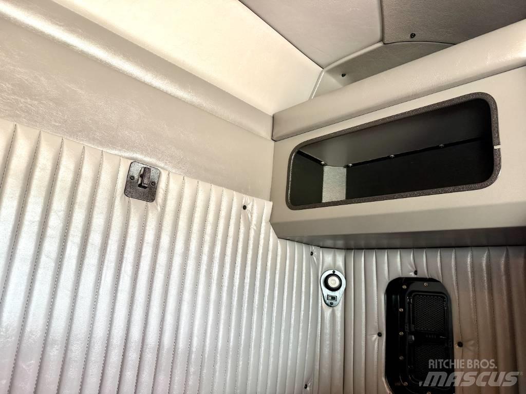 Kenworth T 800 Prime Movers