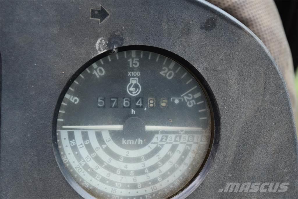 John Deere 1640 Tractors