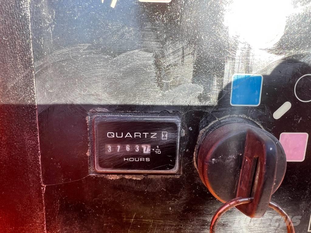 JLG 460 SJ Articulated boom lifts