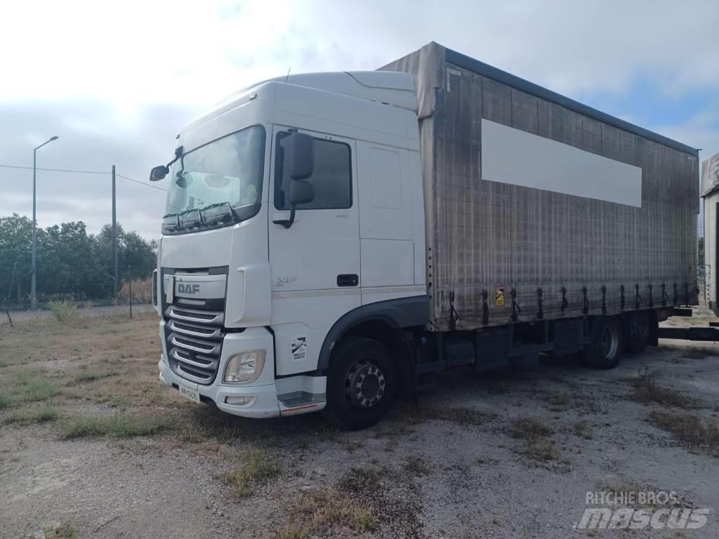 DAF XF 440 Curtain sider trucks