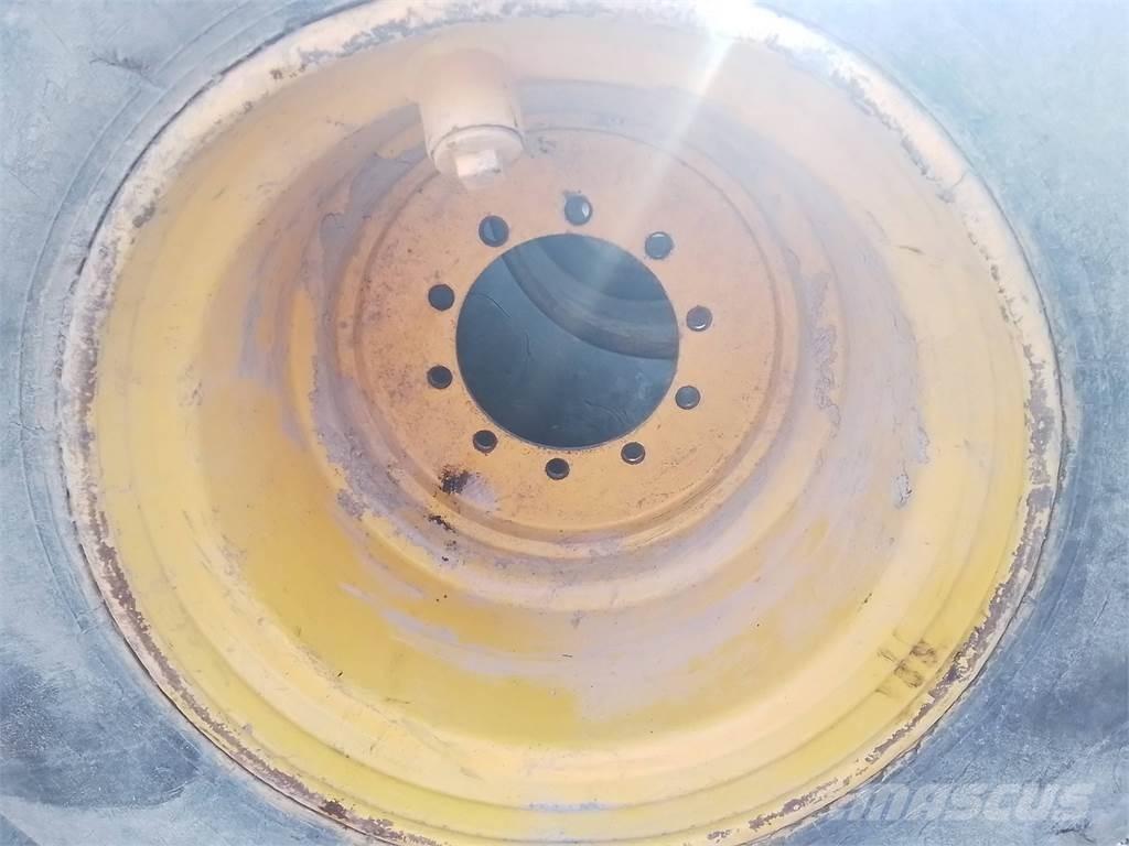 Ösa 250 24x26,5 Tyres, wheels and rims