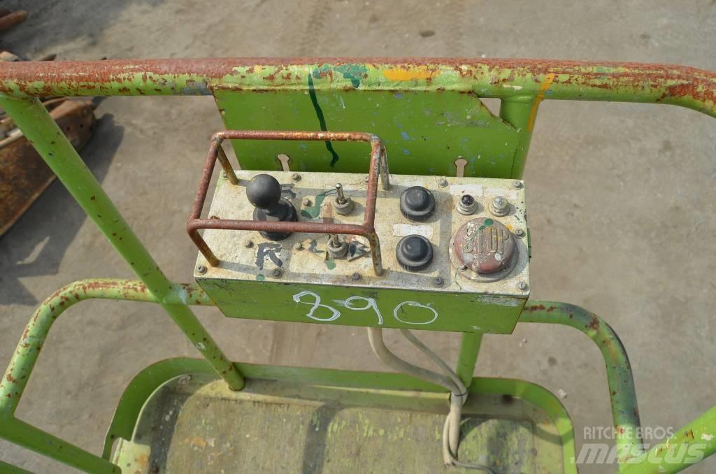 Aichi RV 041 Scissor lifts