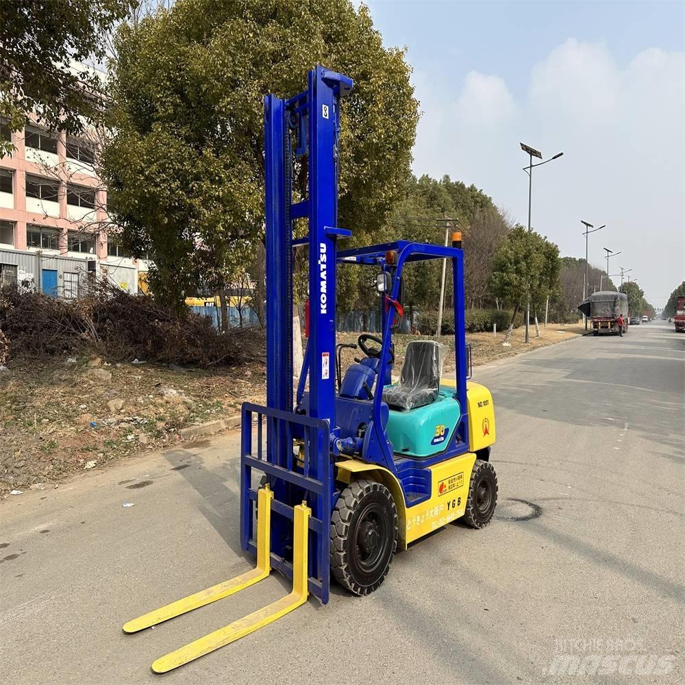 Komatsu FD30-14 Diesel trucks