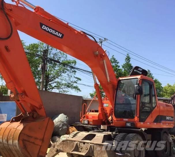 Doosan DH210W\ Wheeled excavators