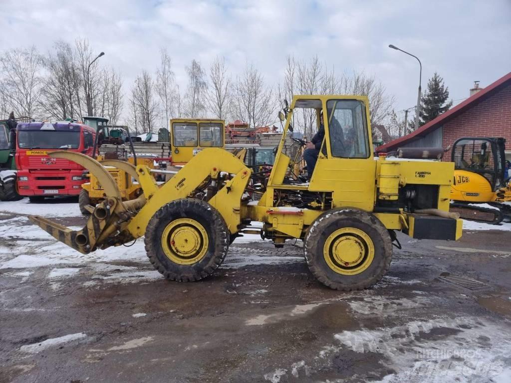 Ł 200 Ładowarka Wheel loaders