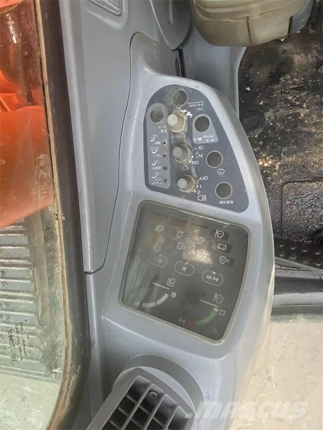 Hitachi EX120 Crawler excavators