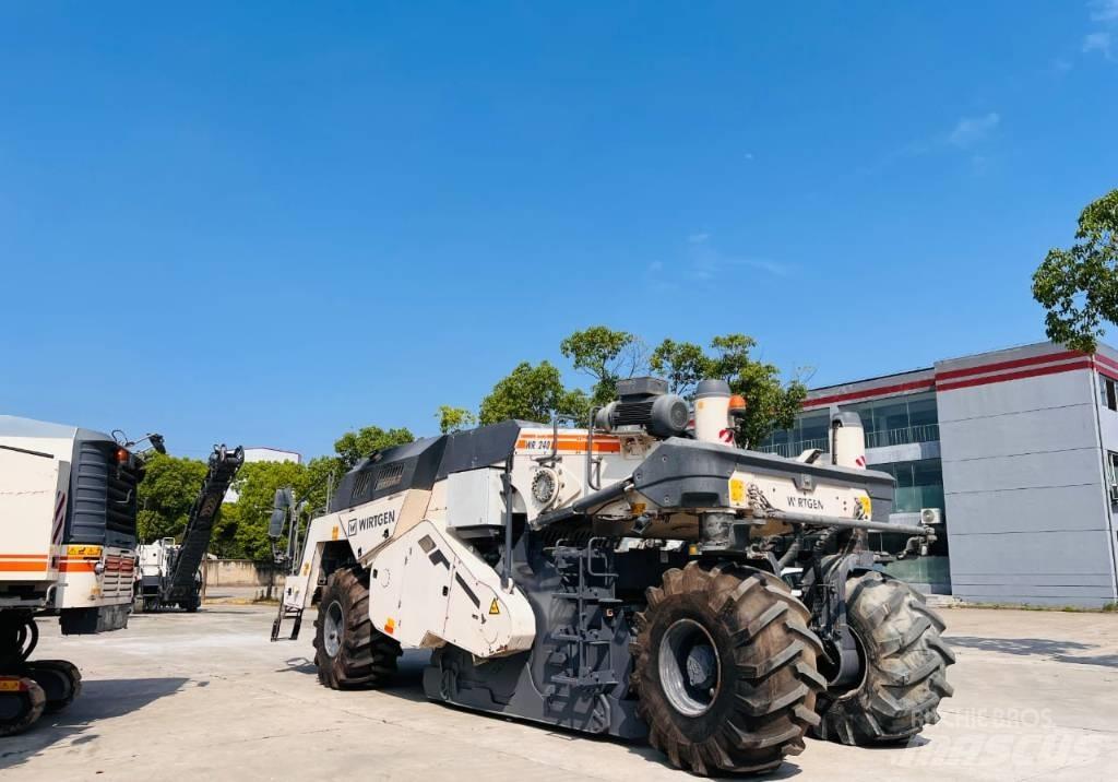 Wirtgen WR 240 Asphalt recycling