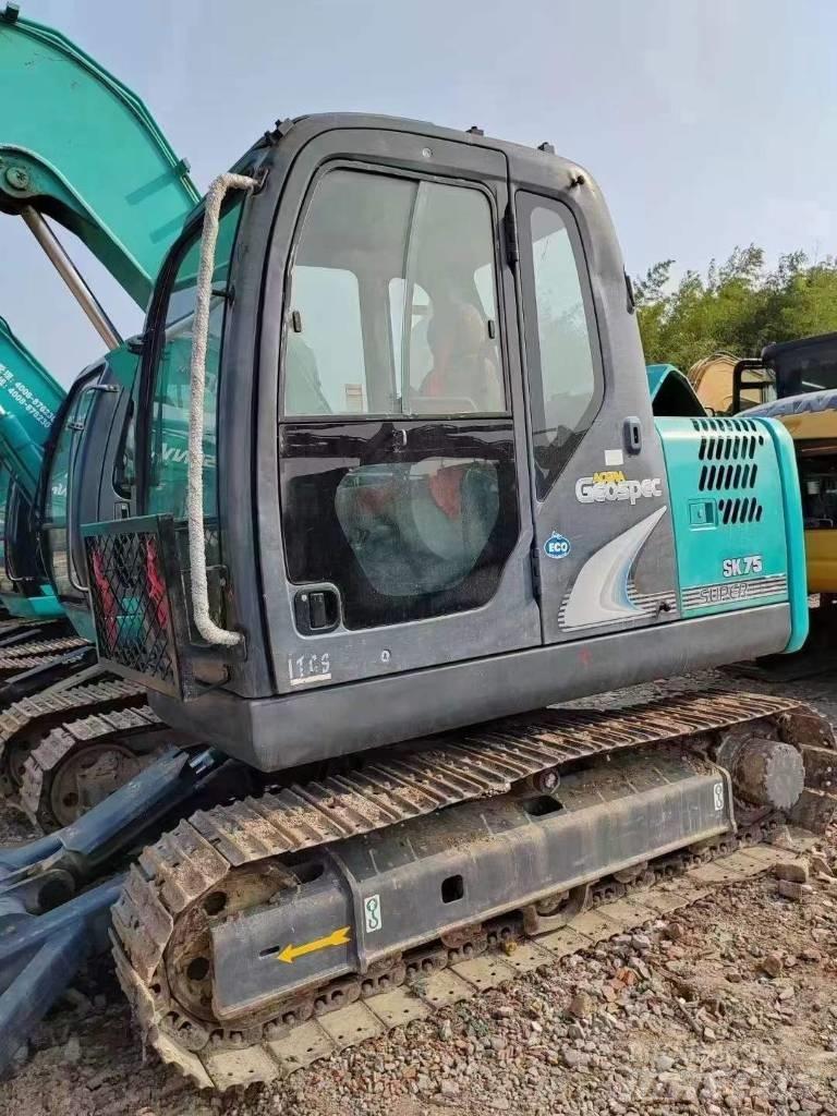 Kobelco SK75 Crawler excavators