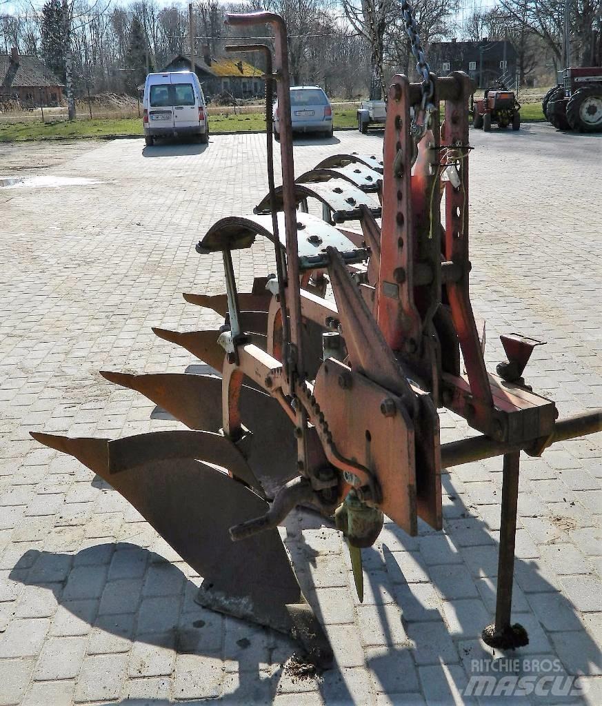 Kverneland 4 Ploughs