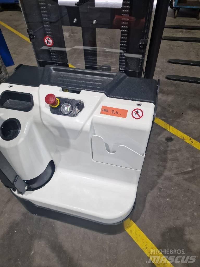 Bobcat BSL 16 N-7 Pedestrian stacker