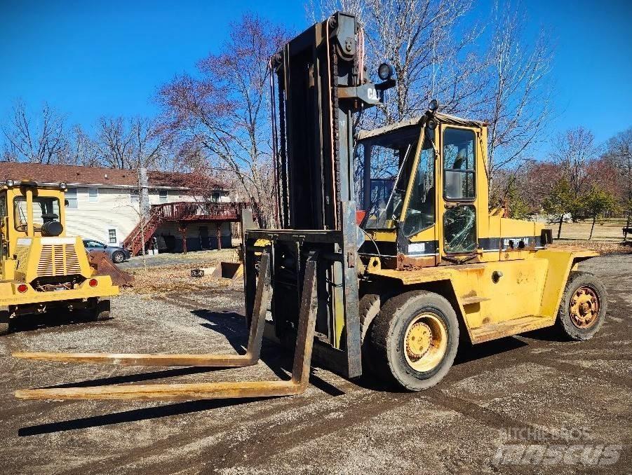 CAT V 330 C Container handlers