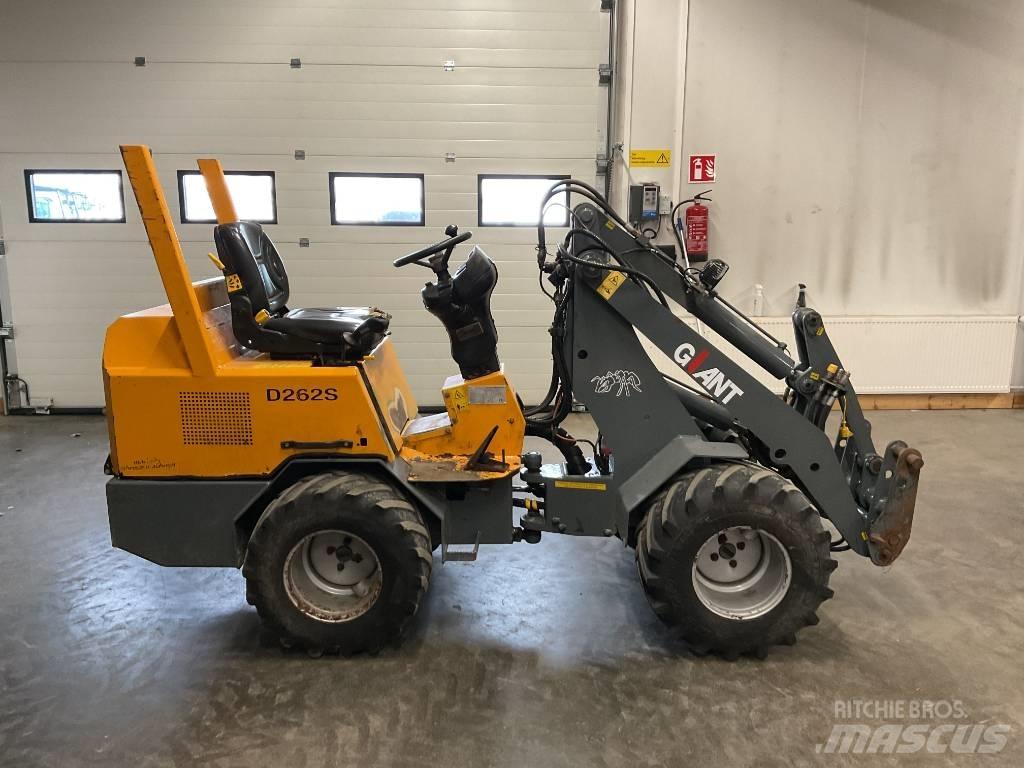 GiANT 262 S Multi-purpose loaders