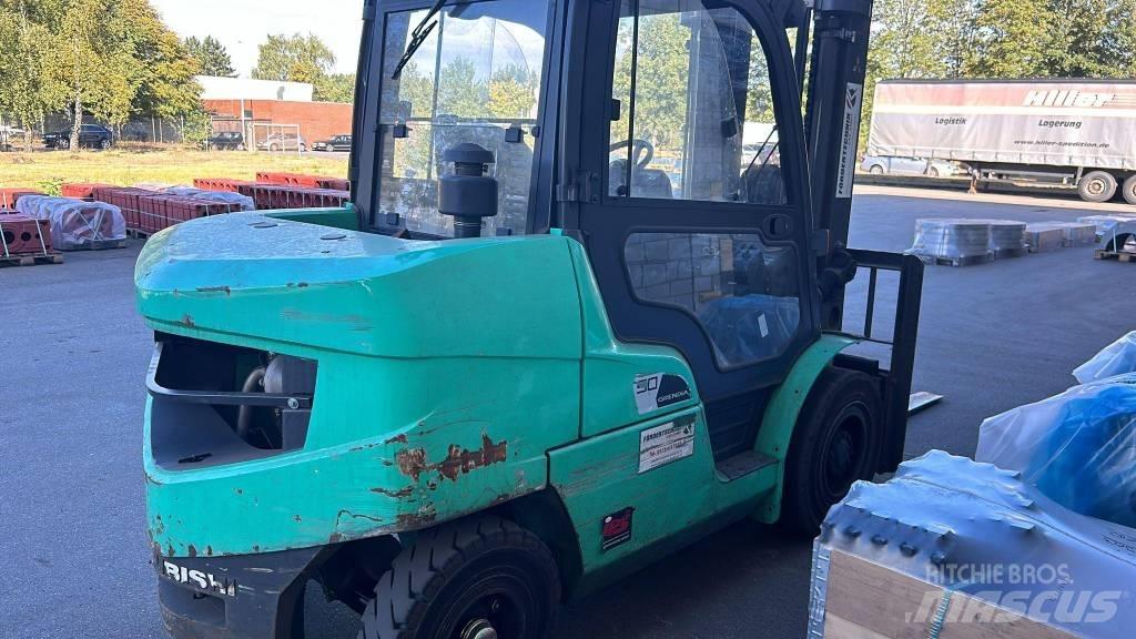 Mitsubishi FD 50 Diesel trucks