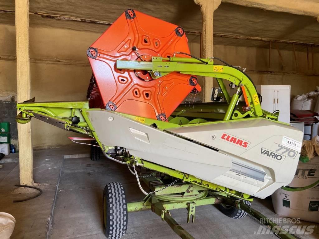 CLAAS Lexion 750 Combine harvesters