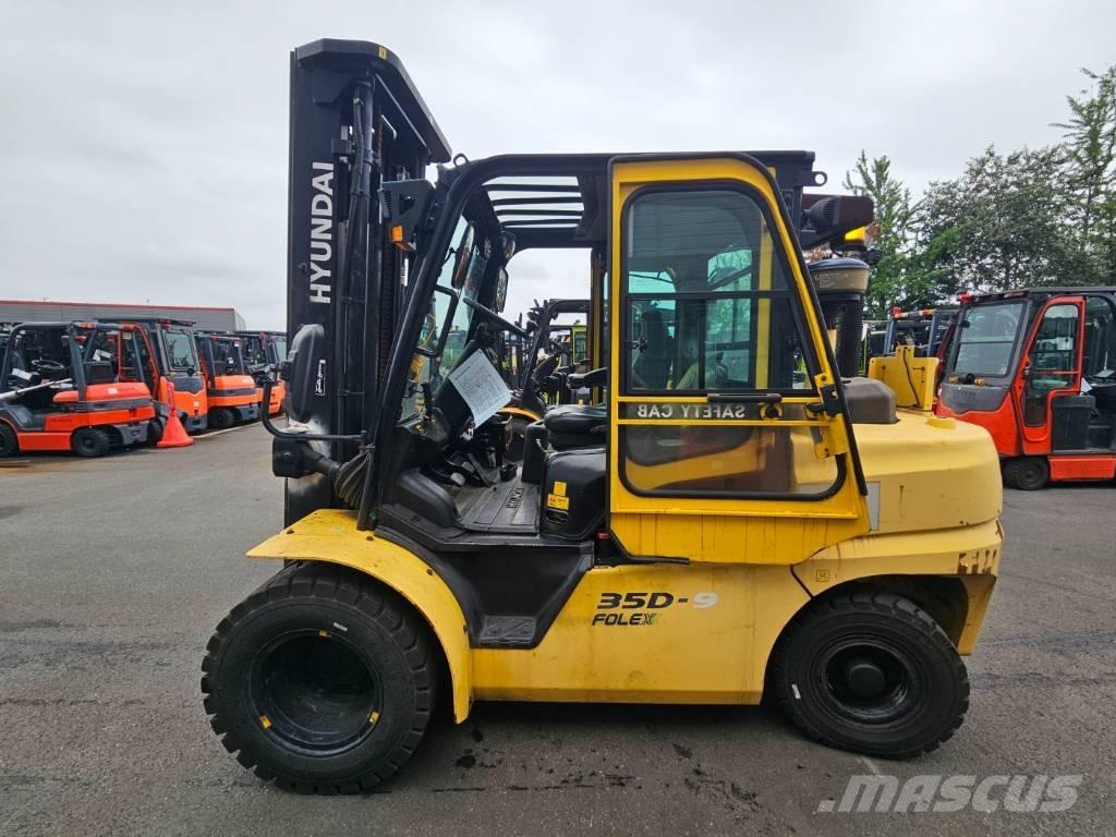 Hyundai 35d-9 Diesel trucks