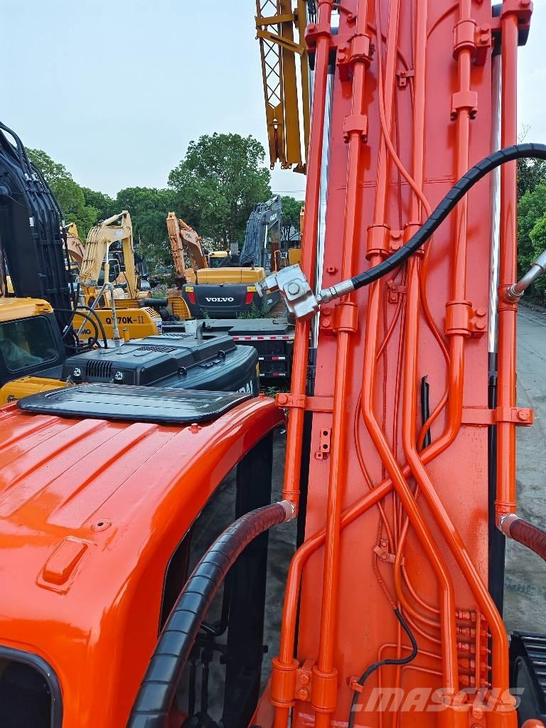 Doosan DX 300 LC Crawler excavators
