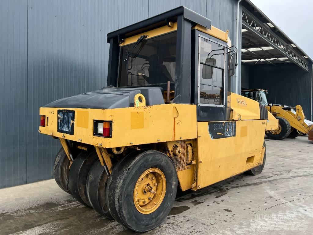 CAT PS 300 C Pneumatic tired rollers