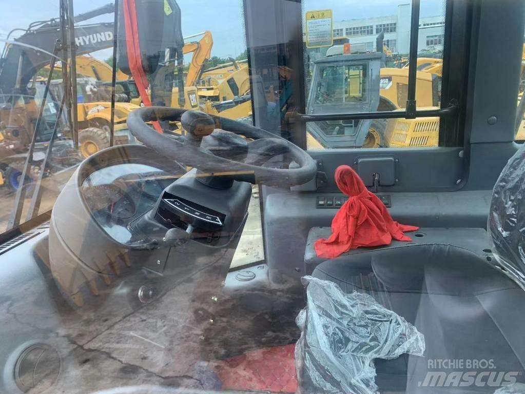 SDLG L956F Wheel loaders