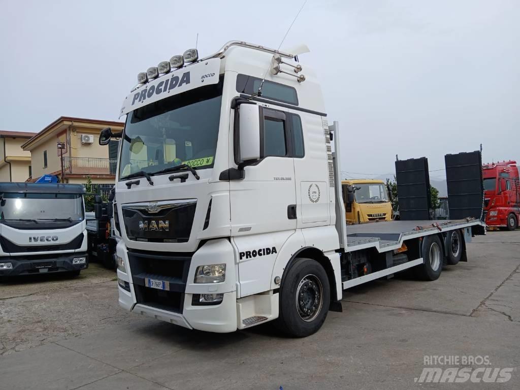 MAN TGX 26.560 Beavertail Flatbed / winch trucks