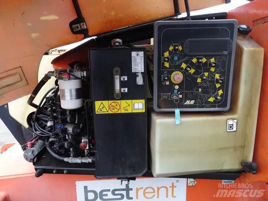 JLG 600AJ Articulated boom lifts