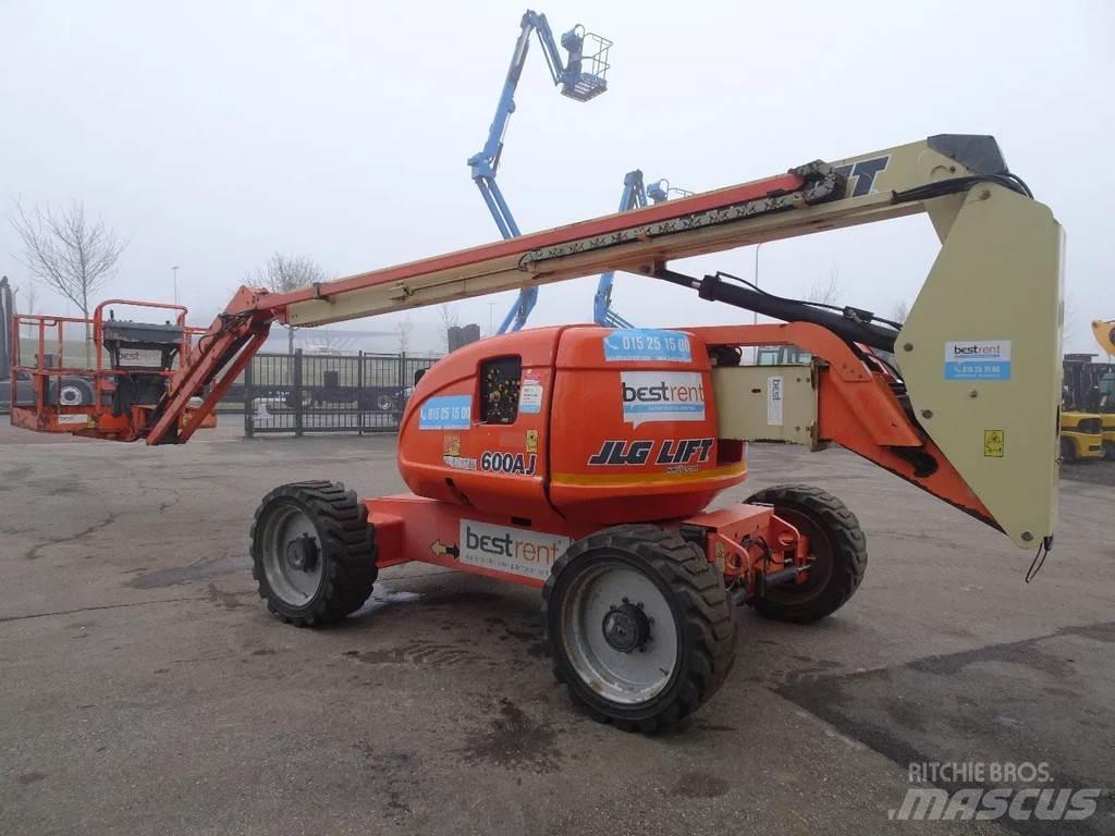 JLG 600AJ Articulated boom lifts