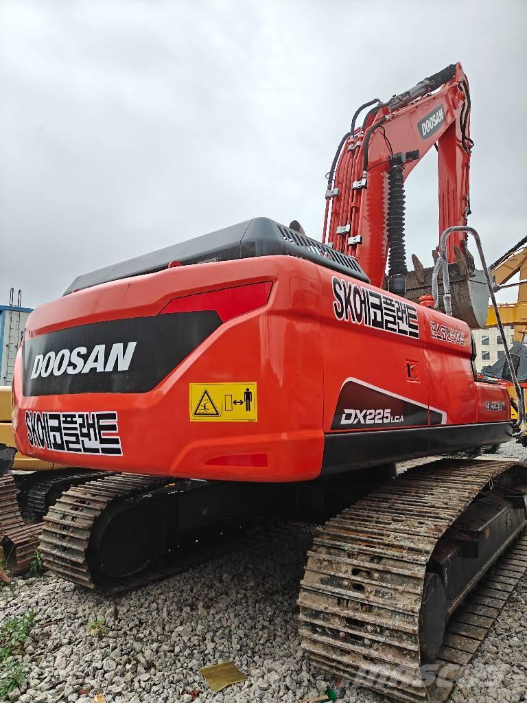 Doosan 225 LC-9C Crawler excavators