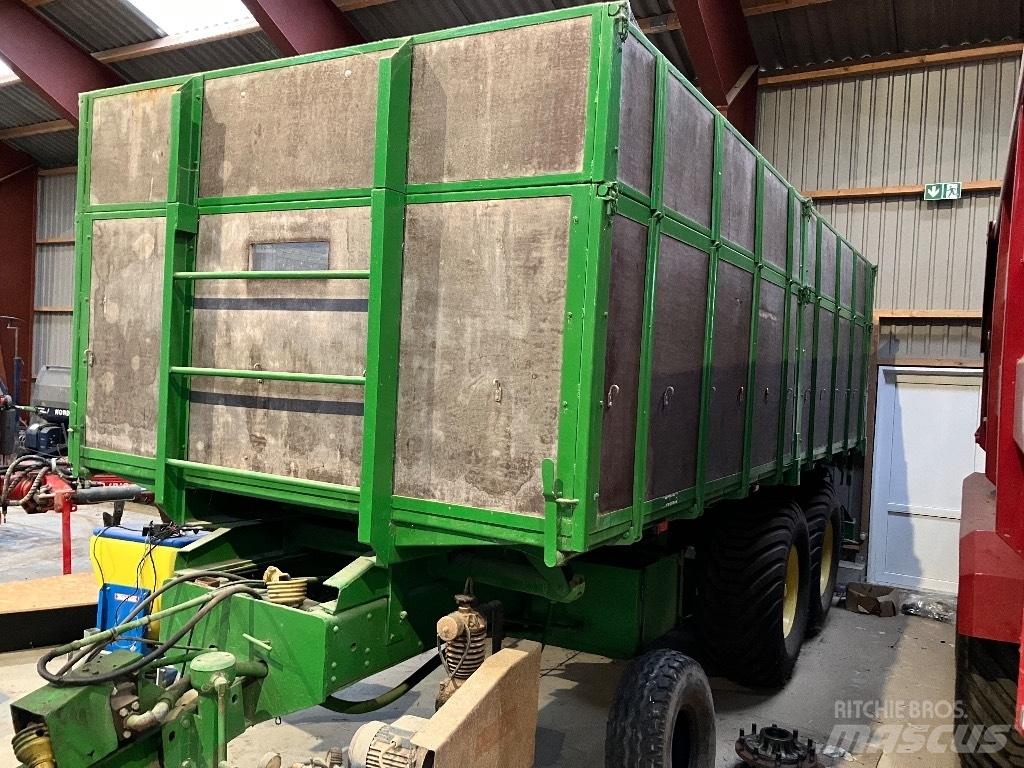 Ukurant 15 Tipper trucks