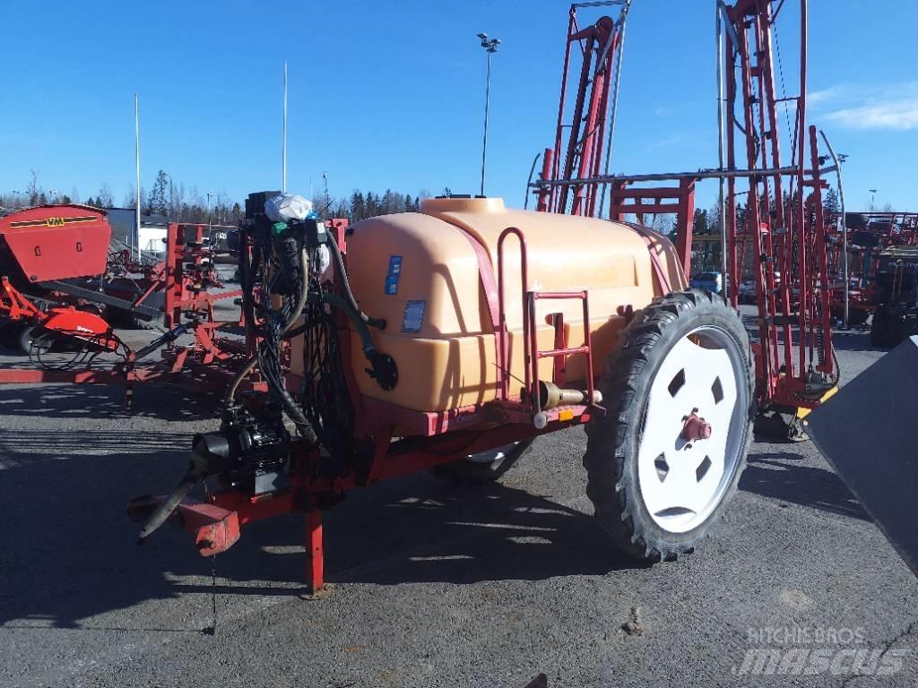Junkkari 2300 / 15 / 3 Trailed sprayers