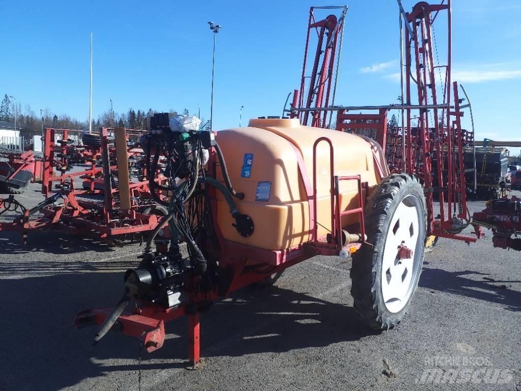 Junkkari 2300 / 15 / 3 Trailed sprayers