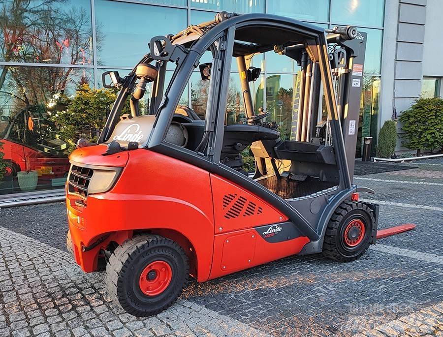 Linde H25T-02 LPG trucks