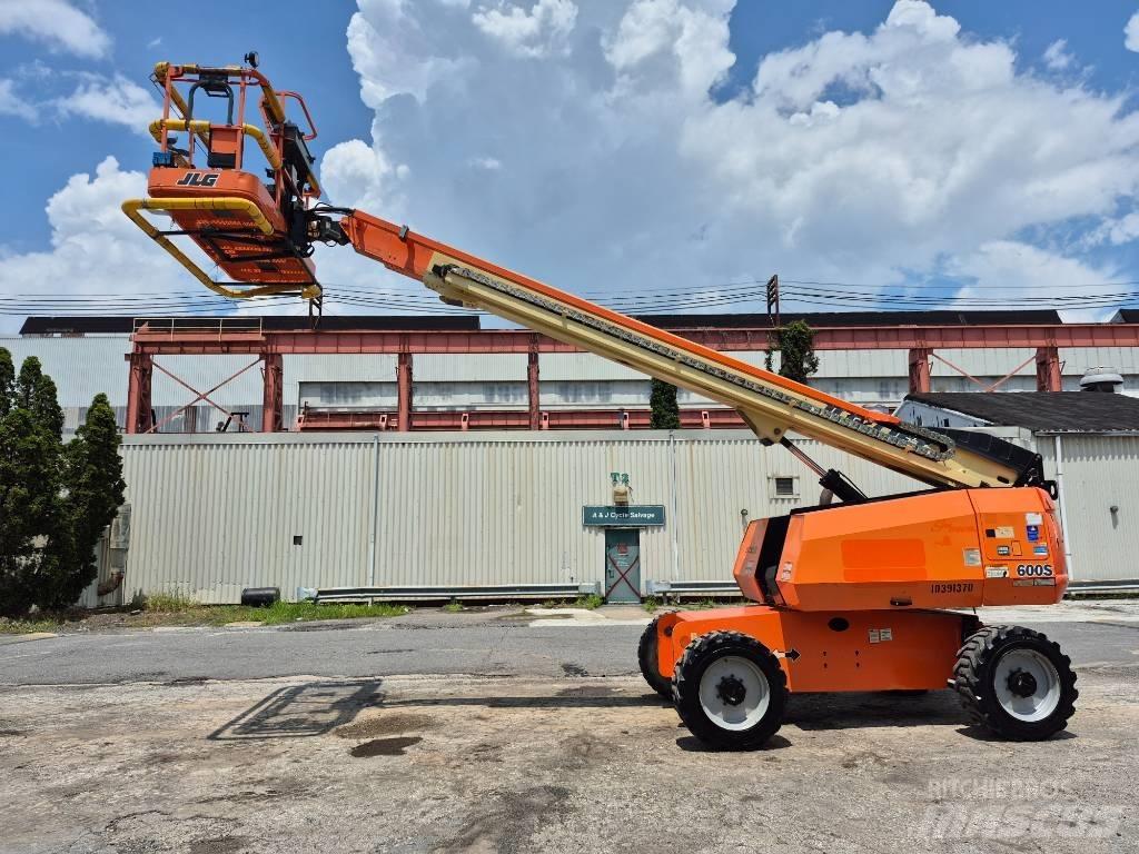 JLG 800 S Articulated boom lifts