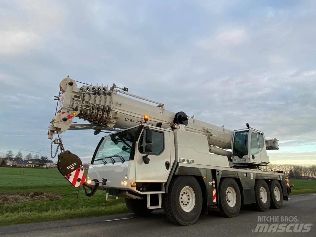 Liebherr LTM1090-4.2 All terrain cranes