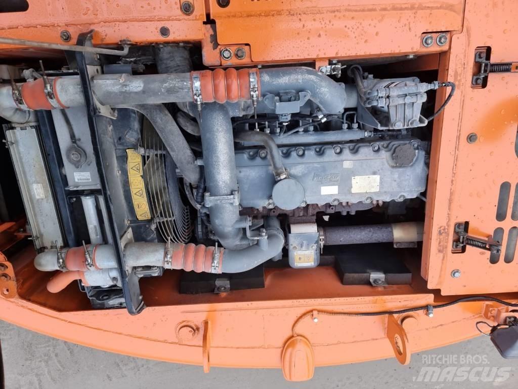 Doosan DX 140 LC Crawler excavators