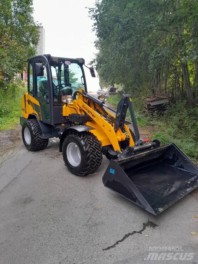 Schäffer 2445s Skid steer loaders