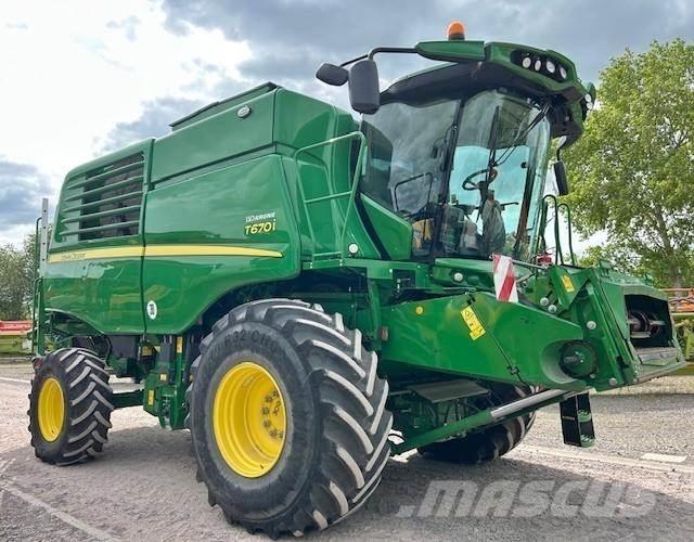 John Deere T 670 Combine harvesters
