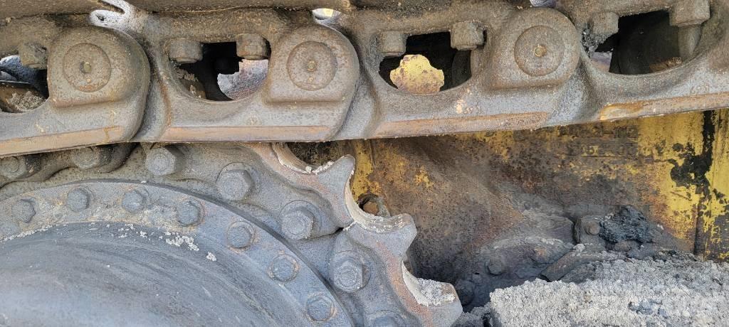 Komatsu D 65 EX 12 Crawler dozers