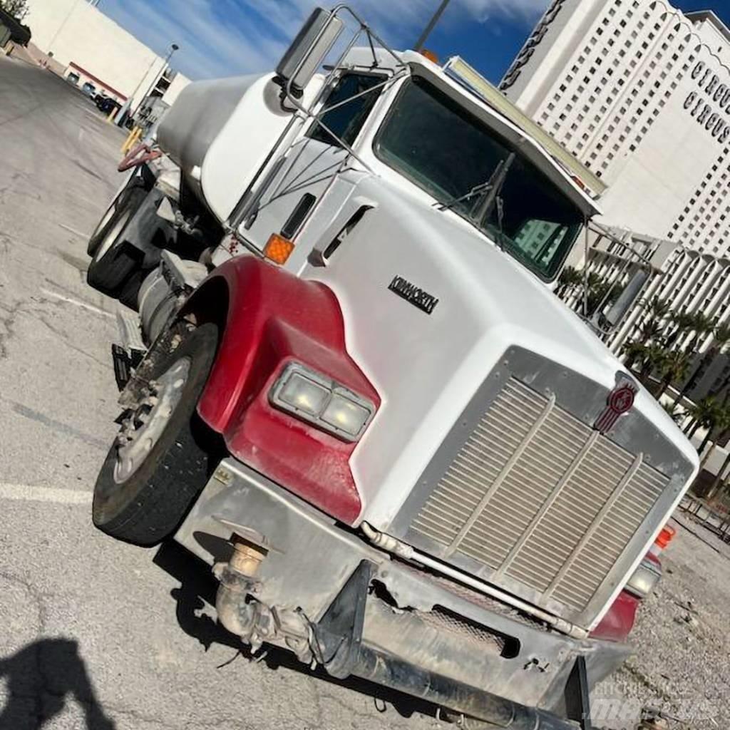 Kenworth T 800 Water bowser