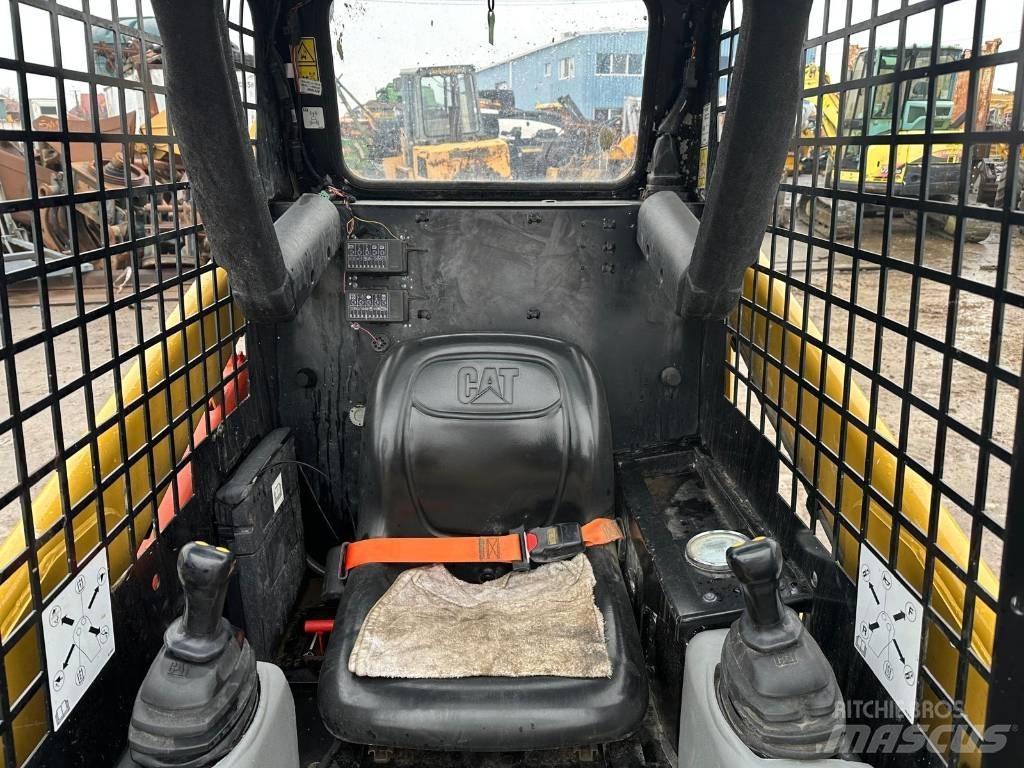 CAT 216 B 3 Skid steer loaders