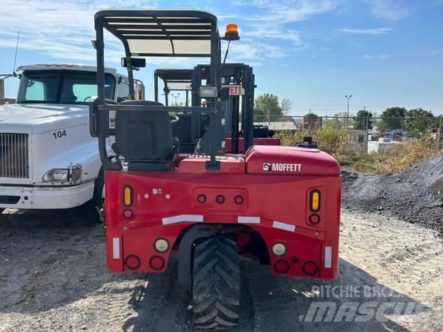 Moffett 4way m55.4 Rough terrain truck