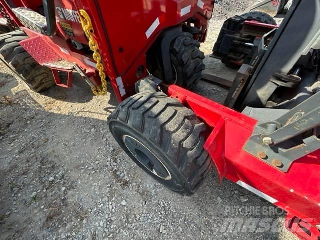Moffett 4way m55.4 Rough terrain truck