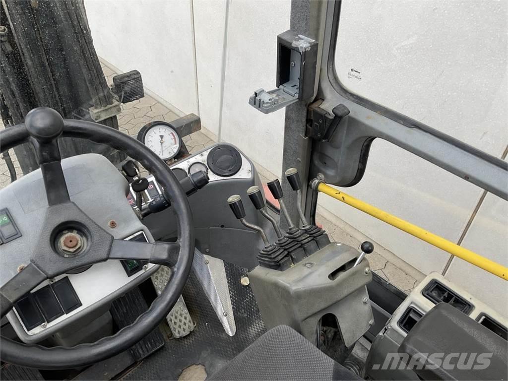 Kalmar DCD 80-6 Diesel trucks
