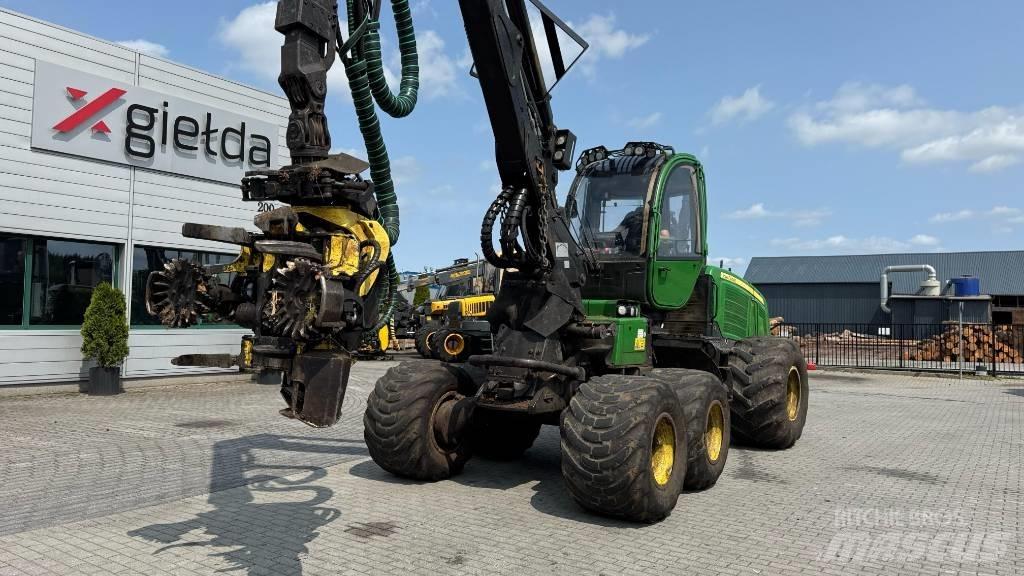 John Deere 1070 E Harvesters