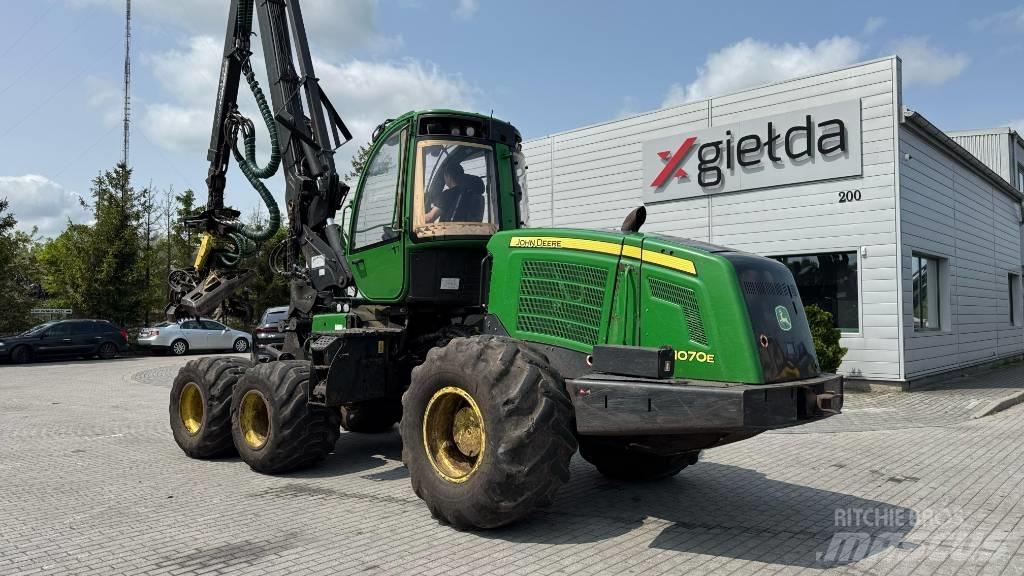John Deere 1070 E Harvesters